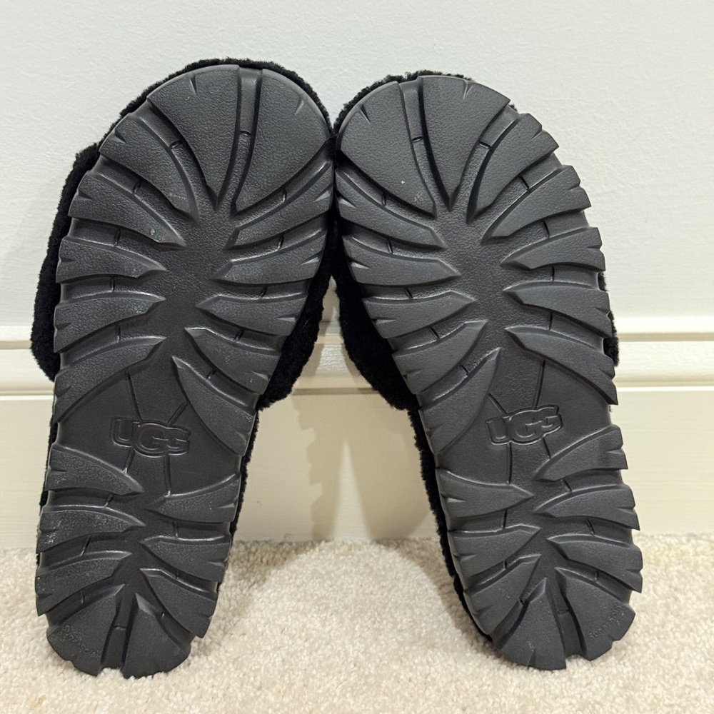 UGG Women’s Fluffy Slide Slippers – Black - Picture 2 of 4